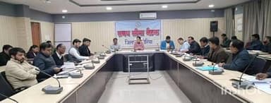 बैकुंठपुर: कोरिया कलेक्टर चंदन त्रिपाठी की अध्यक्षता में समय सीमा की साप्ताहिक बैठक संपन्न हुई