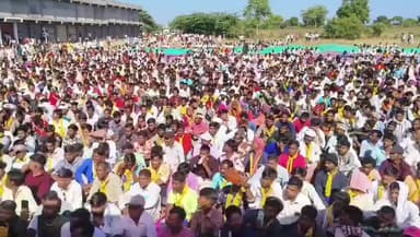 પોશીના: સુપ્રીમ કોર્ટના આદેશ સામે આદિવાસી સમુદાય આક્રમક, ખેરોજમાં ચૈતર વસાવા, યુવરાજસિંહની જાહેર સભા યોજાઈ