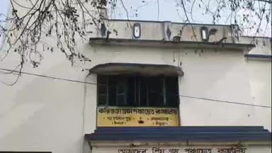 ইন্দাস: নিজেদের ন্যায্য দাবি-দাওয়া নিয়ে ইন্দাসের এলাকার আশা কর্মীরা কর্মবিরতির ডাক দেন