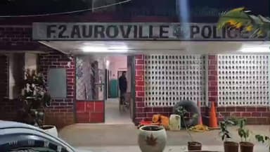 மரக்காணம்: ஆரோமா கார்டன் அருகே கஞ்சா விற்பனையில் ஈடுபட்ட வட மாநில இளைஞர்கள் இருவர் கைது
2.3 கிலோ கஞ்சா பறிமுதல்