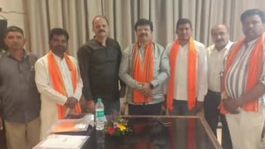 बदनापूर: माजी आमदार संतोष सांबरे यांच्या निवासस्थानी तालुक्यातील पदाधिकारी व कार्यकर्त्यांनी घेतल्या भेटी