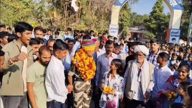कोटड़ी: भारतीय सेना में चयन के बाद गांव लौटे जवान का सवाईपुर में हुआ भव्य स्वागत