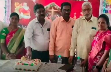 సంతనూతలపాడు: సంతనూతలపాడు ఎంపీడీవో కార్యాలయం ఆవరణలో ఎంపీడీవో సురేష్ బాబు ఆధ్వర్యంలో సెమీ క్రిస్మస్ వేడుకలు