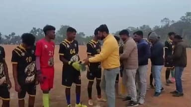 মানবাজার ২: বসন্তপুরে অনুষ্ঠিত হলো ফুটবল টুর্নামেন্টের ফাইনাল প্রতিযোগিতা