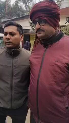 मसौढ़ी प्रखंड में निगरानी विभाग ने 1 लाख रुपया घुश लेते राजस्व कर्मचारी राजा कुमार को धर दबोचा
प्रेस राज तिवारी