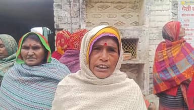 शराब ठेके के खिलाफ महिलाओं का आक्रोश, ठेका हटाने की मांग को लेकर जोरदार प्रदर्शन
#हैशटैग
#महिलाओं_का_प्रदर्शन
#शराब_ठेक...