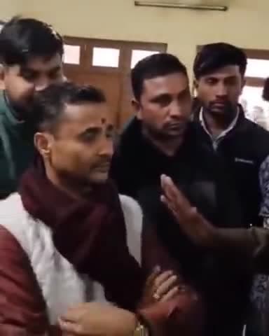 जगाधरी: इंदिरा गार्डन के चर्च द्वारा पर्चे बांटने पर हिंदू संगठनों ने गांधीनगर थाने में शिकायत दर्ज कराई