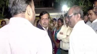 मुंबई: बांगलादेशात हिंदूंवर अत्याचार नंतर हिंदुत्ववादी संघटना आक्रमक मंत्री मंगल प्रभात लोढा यांनी सीएसएमटी परिसरात