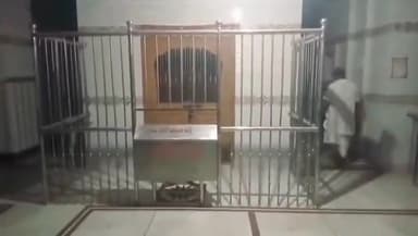 ઘોઘા: ઘોઘા તાબેના કોળિયાક ગામમાં થતી અવાર નવાર ચોરી ને લય ગામ લોકો સત્તક બન્યા હતા