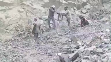 అనకాపల్లిలో అక్రమ క్వారీ తవ్వకాలపై మైన్స్ ఏడికి ఫిర్యాదు