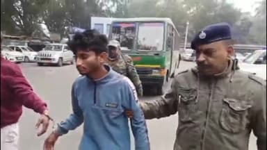 ইংরেজবাজার: অশান্ত বাংলাদেশ! মালদার ভারত বাংলাদেশ সীমান্ত থেকে আবারো গ্রেপ্তার এক বাংলাদেশী, পেশ করা হল মালদা জেলা আদালতে