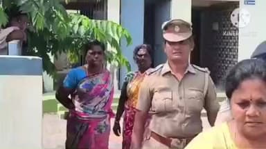 கரூர்: தமிழக வெற்றிக் கழகத்தின் கார்களில் இரும்பு கம்பியால் கோடிட்டு கிழித்து சேதப்படுத்தினர்