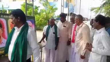 மணமேல்குடி: விவசாய சங்க அலுவலகத்தில் உலக விவசாய தினத்தை முன்னிட்டு விருதுகள் வழங்கும் நிகழ்வில் ஏராளமான விவசாயிகள் பங்கேற்பு