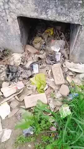 थाने को जब कॉल किया गया तो बोला गया जब बैठ के शराब पीता रहा तो उस समय कॉल kijiyega
sir thora iss traf bhi dekhiye