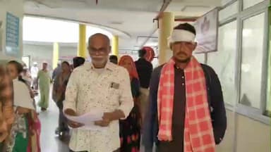 खकनार: ग्राम बखारी में दबंगई: शराबी व्यक्ति ने ग्रामीण को पीट-पीटकर किया घायल, ज़िला अस्पताल में भर्ती