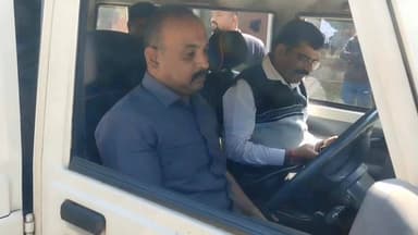 ಮಡಿಕೇರಿ: ಸಚಿವ ಜಮೀರ್ ಅಹಮದ್ ಆಪ್ತಾ ಕಾರ್ಯದರ್ಶಿ ಸರ್ಫರಾಜ್ ಖಾನ್ ಒಡೆತನದ ವಣಚಲು ಬಳಿಯ ಫಾರ್ಮ್ ಹವಸ್ ಮೇಲೆ ಲೋಕಾಯುಕ್ತ ದಾಳಿ