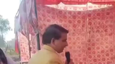 पलवल: फरीदाबाद के गाँव बड़ौली में ‘मकान बचाओ संघर्ष समिति’ के मंच पर पहुँचे पलवल कांग्रेस जिलाध्यक्ष नेत्रपाल अधाना