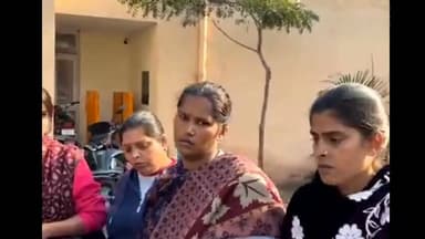 ਜਲੰਧਰ 1: ਥਾਣਾ ਭਾਰਗੋ ਕੈਂਪ ਵਿਖੇ ਪਰਿਵਾਰਿਕ ਮੈਂਬਰਾਂ ਨੇ ਪੁਲਿਸ ਪ੍ਰਸ਼ਾਸਨ ਉੱਪਰ ਕਾਰਵਾਈ ਨਾ ਕਰਨ ਤੇ ਲਗਾਏ ਆਰੋਪ