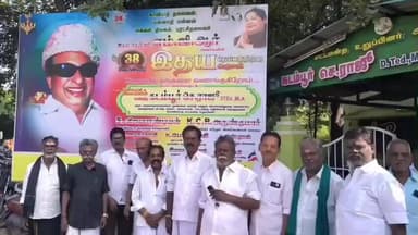 கோவில்பட்டி: சட்டமன்ற உறுப்பினர் அலுவலகம் எதிரே எம்ஜிஆர் சிலைக்கு நினைவு தினத்தை முன்னிட்டு அதிமுக நிர்வாகிகள் மரியாதை செலுத்தினார்