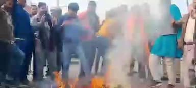 शाहाबाद में बांग्लादेश के खिलाफ बड़ा उबाल, दीपू दास की ह्रदय विदारक हत्या के विरोध में सड़कों पर उमड़ी भीड़ - फूँका पुतला