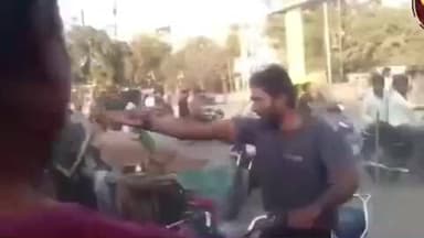 નગરપાલિકાએ રખડતા ઢોર પકડતા પશુપાલકો અપશબ્દો બોલી 15 જેટલા ઢોર છોડાવી ગયા