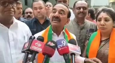 మేడ్చల్: హైదరాబాద్ కలెక్టరేటర్ లో జరిగిన ధర్నాలో పాల్గొన్న మల్కాజ్గిరి ఎంపీ ఈటెల రాజేందర్