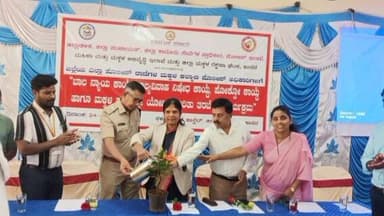 ಹಾಸನ: ನಗರದ ಜಿಲ್ಲಾ ಕ್ರೀಡಾಂಗಣದಲ್ಲಿ ಬಾಲ್ಯ ವಿವಾಹ ನಿಷೇಧ ಕಾಯ್ದೆ ಕುರಿತು ತರಬೇತಿ ಕಾರ್ಯಗಾರ