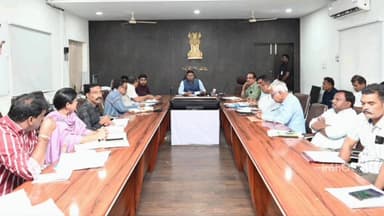 రహదారుల పనులు వేగవంతంగా మరియు ప్రజలకు ప్రయాణ ఖర్చు తగ్గేలా పూర్తి చేయాలి:జిల్లా కలెక్టర్ నిశాంత్ కుమార్