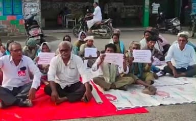 సంతనూతలపాడు: సంతనూతలపాడు లో తమ బకాయి వేతనాలు చెల్లించాలని పంచాయతీ పారిశుద్ధ్య కార్మికులు సిఐటియు ఆధ్వర్యంలో నిరసన