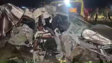 திட்டக்குடி: திட்டக்குடி அருகே கார் மீது அரசு பேருந்து மோதிய விபத்தில் 9 பேர் உயிரிழப்பு