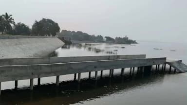 வேலூர்: சதுபேரி ஊராட்சி உள்ள ஏரி சுமார் 20 கோடி ரூபாய் செலவில் சுற்றுலா தலம் பணி