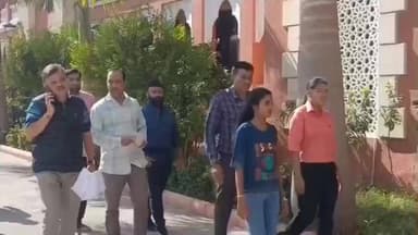 વડોદરા ઉત્તર: પાર્કિંગ ના મુદ્દે કલેક્ટર કચેરી ખાતે જય રજૂઆત કરવામાં આવી.