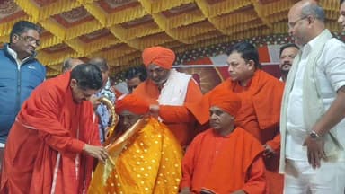 ಬಸವಕಲ್ಯಾಣ: ಹಾರಕೂಡನಲ್ಲಿ ಹುಲಸೂರ ಹಾಗೂ ಇಲಕಲ್ಲ ಸ್ವಾಮೀಜಿಗಳಿಗೆ ಬಸವ ಭಾನು ಪ್ರಶಸ್ತಿ ಪ್ರದಾನ