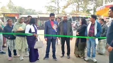 করিমপুর ২: করিমপুর ২ নং ব্লকের ধোড়াদহ ২ নং অঞ্চলের রাস্তাশ্রী প্রকল্পের শুভ উদ্বোধনে বিধায়ক বিমলেন্দু সিংহ রায়