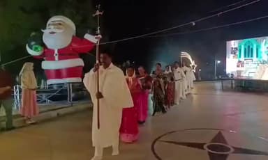 మెదక్: మెదక్ చర్చిలో ప్రారంభమైన క్రిస్టమస్ వేడుకలు