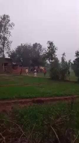 भक्ति नगला सुरजी के लोग आए हैं घर पर चढ़ के मरने के लिए@#@ 😭😭🙏 ज्यादा ज्यादा वीडियो शेयर करें