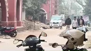 পুরুলিয়া ২: পুরুলিয়া পৌরসভার প্রাক্তন পৌর প্রধান নবেন্দু মাহালী কে লাঠি দিয়ে মারার ঘটনায় ধৃত যুবককে আজ আদালতে তোলা হল