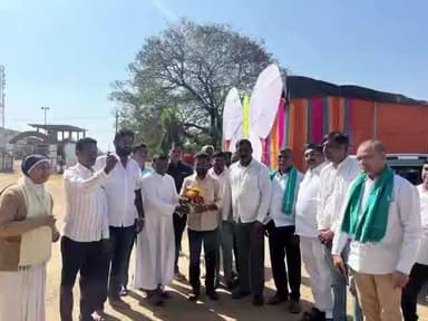 ఖానాపూర్: ఖానాపూర్ నియోజకవర్గంలోని ఆయా చర్చిల్లో నిర్వహించిన క్రిస్మస్ వేడుకల్లో పాల్గొన డీసీసీ అధ్యక్షులు, ఎమ్మెల్యే బొజ్జు పటేల్