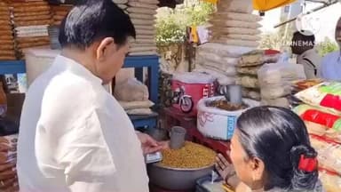 బోధన్: బోధన్ పట్టణంలో పర్యటించి స్థానిక కాలనీ వాసుల సమస్యలను తెలుసుకున్న రాష్ట్ర ప్రభుత్వ సలహాదారులు, ఎమ్మెల్యే సుదర్శన్ రెడ్డి