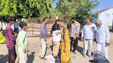 સાવરકુંડલા: સુશાસન દિવસ નિમિત્તે સાવરકુંડલાના ધારાસભ્ય મહેશ કસવાલાએ પંડિત દિન દયાળ ઉપાધ્યાય ગ્રાહક ભંડારની મુલાકાત લીધી