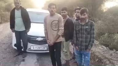 સિહોર: સિહોર થી ધ્રુપકાનો ગ્રામ્ય માર્ગ અત્યંત ખરાબ હાલતમાં ગ્રામ્યજનો દ્વારા સિહોર પ્રાંત અધિકારી સહિત ના રજૂઆત