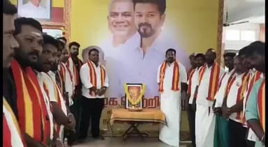 நாகப்பட்டினம்: வெளிப்பாளையம் த வெ க மாவட்ட அலுவலகத்தில் அக்கட்சியின் கொள்கை தலைவர் வீரமங்கை வேலுநாச்சியார் நினைவு தினத்தை ஒட்டி மாலை அணிவித்து மரியாதை