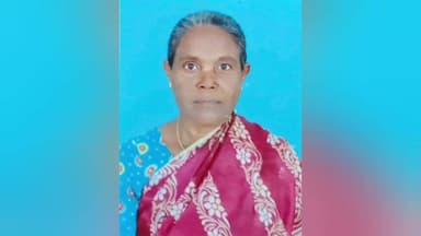 ஓட்டப்பிடாரம்: குறுக்குச்சாலை அருகே பாதயாத்திரை பக்தர்கள் மீது கார் மோதி விபத்து 3 பெண் பக்தர்கள் சம்பவ இடத்திலேயே பலி