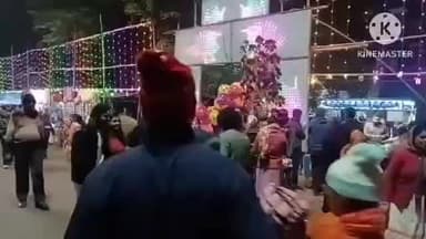 বাঁকুড়া ২: বাঁকুড়ার সেন্ট্রাল চার্চে ২৫শে ডিসেম্বর বড় দিনকে কেন্দ্র করে উপচে পড়া মানুষের ভিড়ে দেখা গেল