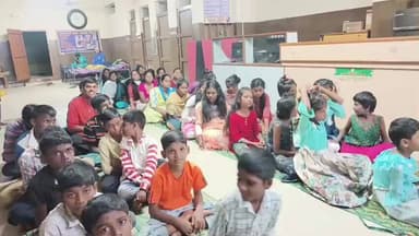 வாணியம்பாடி: பெருமாள்பேட்டை பகுதியிலுள்ள கருணை இல்லத்தில் வணிகர் சங்கம் சார்பில் கிறிஸ்துமஸ் கொண்டாட்டம்