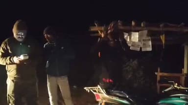 বরাবাজার: পথ দুর্ঘটনা এড়াতে বরাবাজার থানা আধিকারিকদের বরাবাজার শহর সংলগ্ন বিভিন্ন স্থানে নাকা চেকিং