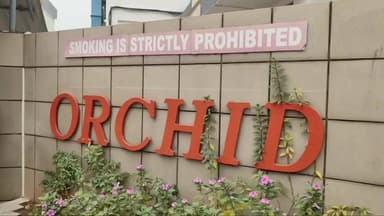 திருப்போரூர்: ஆலத்தூர் தனியார் தொழிற்சாலையில் ஒப்பந்த தொழிலாளி விஷவாயு தாக்கி உயிரிழந்ததைத் தொடர்ந்து உறவினர்கள் உடலை வாங்க மறுத்து போராட்டத்தில் ஈடுபட்டனர்