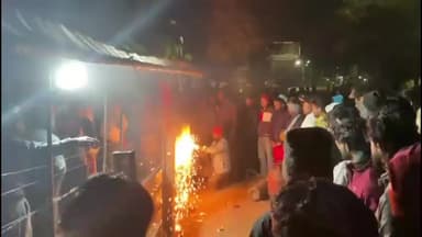 चौमूं: चोंमू में मस्जिद के समीप पत्थर उठाने के मामले में समुदाय विशेष के लोगों ने पुलिस पर पत्थर बरसाए, 6 पुलिसकर्मियों के सिर फूटे