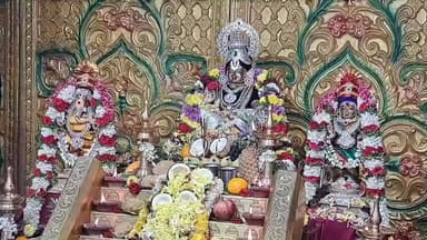 வாணியம்பாடி: ஜீவாநகர் பகுதியில் உள்ள முத்து மாரியம்மன் ஆலயத்தில் ஸ்ரீ மணிகண்டா பக்த சபா சார்பில் மண்டல பூஜை