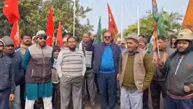 জামুরিয়া: ইলেকট্রিক ইঞ্জিনের দাবিতে নিঘা কোলিয়ারিতে জ্যাকের বিক্ষোভ ইসিএল-এর সাতগ্রাম শ্রীপুর এরিয়ার নিঘা কোলিয়ারিতে